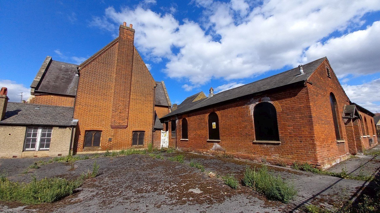 Photo of abandoned school in Dimsdale Street
